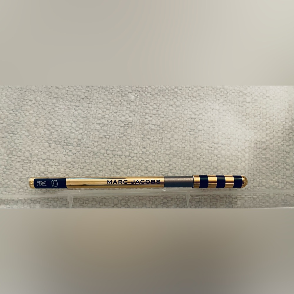 Marc Jacobs gel eyeliner in “pewter please!” #110/no box